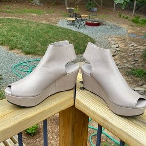 CHOCOLAT BLU  - NEW! platform grey leather (Name of style is "WHITE")
